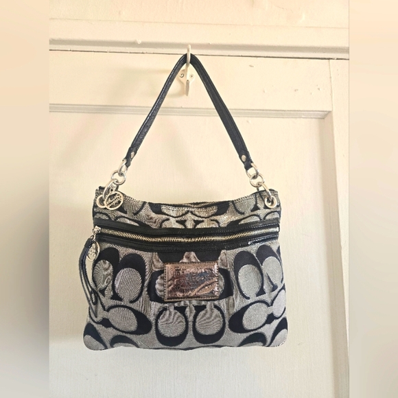 Coach Black and Gray Signature Shoulder Bag! Like New! Style 17047- 12/2010! - Picture 1 of 11